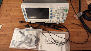 Rigol DS1054Z Ostsilloskoop / Oscilloscope (1 foto / 1)