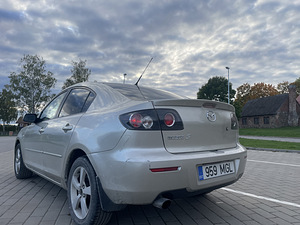 Мазда 3 2006 (6 фото из 8)