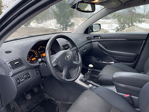 Toyota Avensis 2.2d 110kw (7 foto / 12)