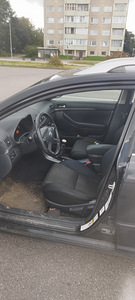 Toyota avensis 2.2 110kw (6 foto / 7)