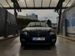 Skoda Superb Laurin & Klement 2.0 TDI 4x4 DSG (3 foto / 15)