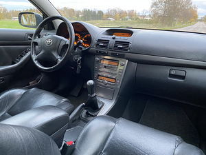 Toyota Avensis 2.0 D-4D 85kW (9 foto / 10)