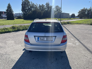 Mercedes C200 2010 (4 foto / 7)