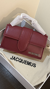 Jacquemus kott (1 foto / 7)