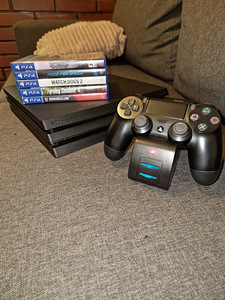 PlayStation 4 Pro (2 foto / 4)