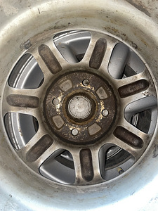 OEM Volkswagen Jetta/Golf 94-99 veljed R14 (6 foto / 6)