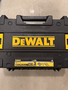 Комплект Dewalt дрель (3 фото из 3)