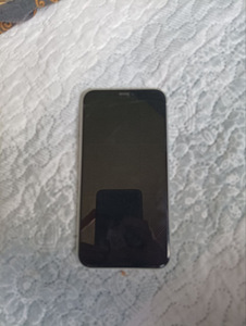 iPhone Xr müük (2 foto / 4)