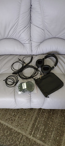 Продаются наушники AUDIO-TECHNICA ATH M50x (2 фото из 3)