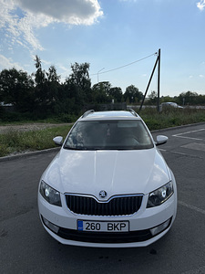 Skoda Octavia (11 фото из 12)