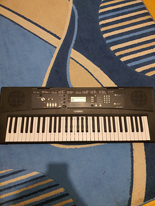 Yamaha ez-220 portable keyboard(piano) (1 foto / 1)