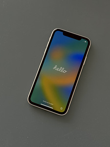 iPhone 11 / 128GB / White (2 foto / 4)