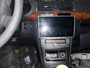 TOYOTA AVENSIS 2,2 D-KAT 130 KWT VARUOSAD (2 foto / 8)