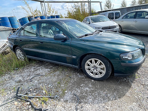 VOLVO S60 2,4D 120 KWT, VARUOSAD (3 foto / 9)