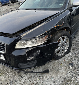 VOLVO V50 2,0D VARUOSAD (3 foto / 10)