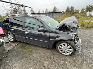 RENAULT MEGANE 1,9D 96 KWT VARUOSAD (4 foto / 9)