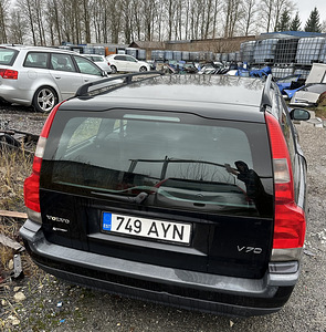 VOLVO V70 2,4 BENSIIN 103KWT, VARUOSAD (4 foto / 10)