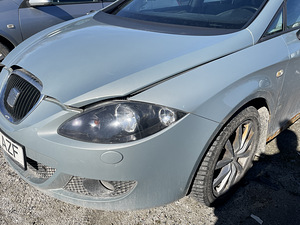 SEAT LEON 1,6 BENSIIN, VARUOSAD (2 foto / 10)