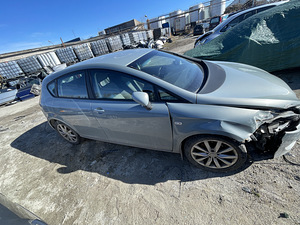 SEAT LEON 1,6 BENSIIN, VARUOSAD (4 foto / 10)
