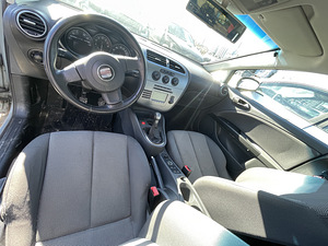 SEAT LEON 1,6 BENSIIN, VARUOSAD (7 foto / 10)