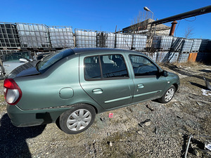 RENAULT THALIA 1,2 BENSIIN, VARUOSAD (8 foto / 10)