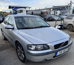 VOLVO S60 2,4 TURBO BENS AUTOMAAT, VARUOSAD (2 foto / 9)