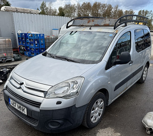 CITROEN BERLINGO 1,6 BENS 66 KWT, VARUOSAD (1 foto / 10)