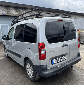 CITROEN BERLINGO 1,6 BENS 66 KWT, VARUOSAD (3 foto / 10)