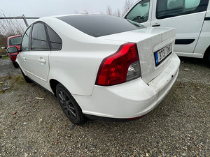 VOLVO S40 1,6 DIISEL, VARUOSAD (5 foto / 10)