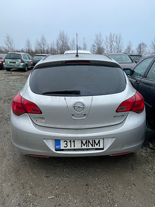 OPEL ASTRA 2011 1.3 DIISEL, VARUOSAD (4 foto / 10)