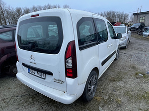 CITROEN BERLUNGO 2013A 1.6 BENSIIN, VARUOSAD (3 foto / 10)
