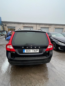 VOLVO V70 2,5 BENS/GAAS 170 KWT, VARUOSAD (4 foto / 10)