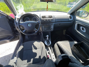 SKODA FABIA 2008 1.6 BENS, AUTOMAAT, VARUOSAD (6 foto / 9)
