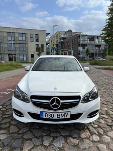 Mercedes Benz E200 (1 foto / 6)