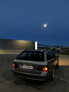 Mercedes benz e220 facelift (4 foto / 9)