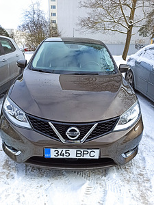 Nissan Pulsar (7 foto / 15)