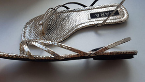 Kuldsed sandaalid ZARA, 41 (3 foto / 3)
