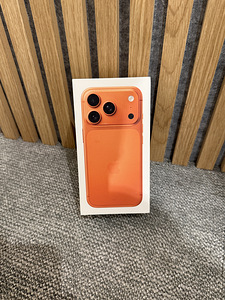 iPhone 17 Pro 256 GB Cosmic Orange, Silver, Blue (1 foto / 5)
