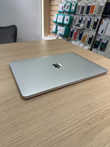 Apple Macbook Pro 2017 13" 8GB/128GB - Silver (Grade A) (2 foto / 6)
