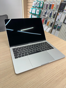 Apple Macbook Pro 2017 13" 8GB/128GB - Silver (Grade A) (1 foto / 6)