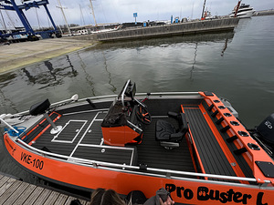 Buster L (2 фото из 5)