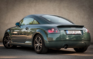 Audi TT 1.8 turbo kupee (2 foto / 14)
