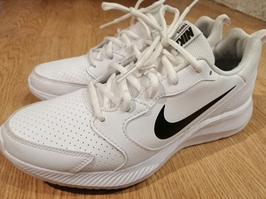 Кроссовки nike s39 (1 фото из 5)