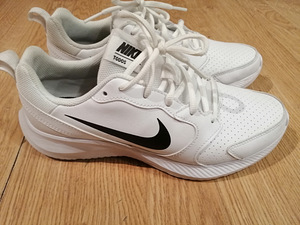 Кроссовки nike s39 (5 фото из 5)
