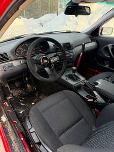 BMW 316 1.8 85kW (4 foto / 4)