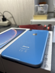iPhone XR 64 ГБ Синий +стекло, чехлы (2 фото из 3)
