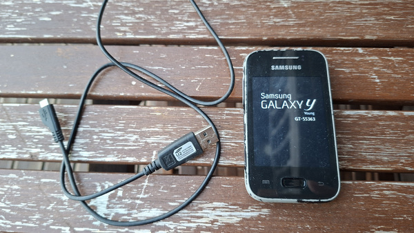 Мобильный телефон Samsung Galaxy Y (GT-S5363)