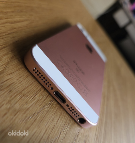 iPhone 5SE 32 ГБ розовое золото (фото #3)