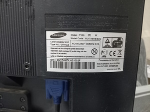 Samsungi monitor (4 foto / 4)