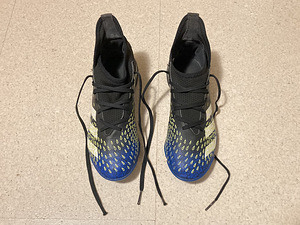 Adidas Predator jalgpalli jalatsid/kunstmuru putsad, nr 35.5 (1 foto / 6)